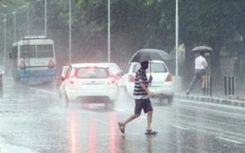 সারাদেশে ভিন্ন অঞ্চলে বৃষ্টিপাত, দক্ষিণাঞ্চলে অতি ভারী বর্ষণের পূর্বাভাস